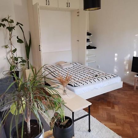 Cozy Studio In The City Centre Near Train Station Μπρατισλάβα Εξωτερικό φωτογραφία
